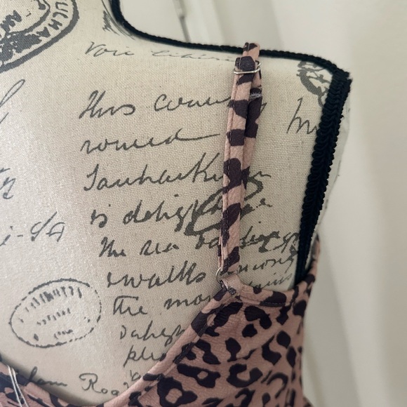 Casual dress with belt - Picture 5 of 6